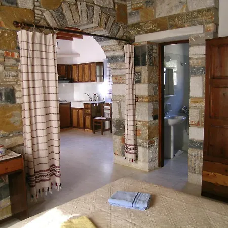 Apartamento Traditional Stone-built Azalas *