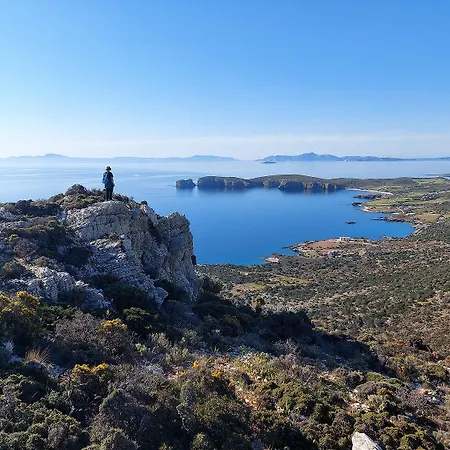 Traditional Stone-built Azalas * Moutsoúna